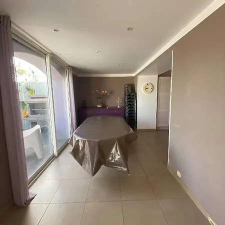 Holiday home Mas Pour 10 Personnes Avec Jacuzzi