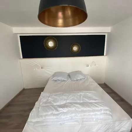 Holiday home Mas Pour 10 Personnes Avec Jacuzzi *