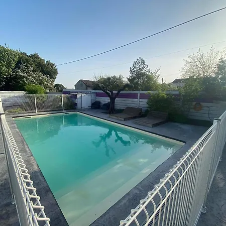 Mas Pour 10 Personnes Avec Jacuzzi Holiday home