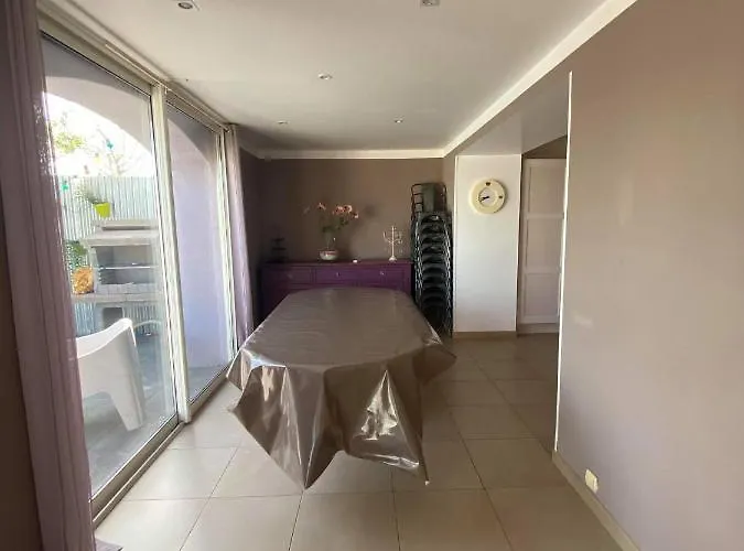 Дом отдыха Mas Pour 10 Personnes Avec Jacuzzi
